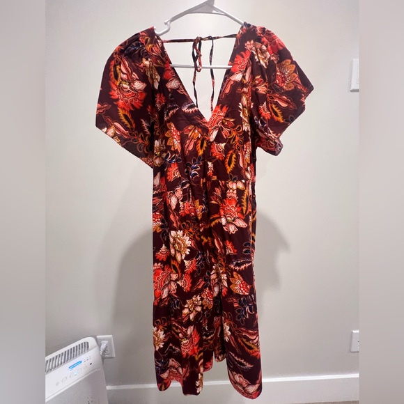 Old Navy Dresses & Skirts - Old Navy Backless Floral Dress - Red and Orange